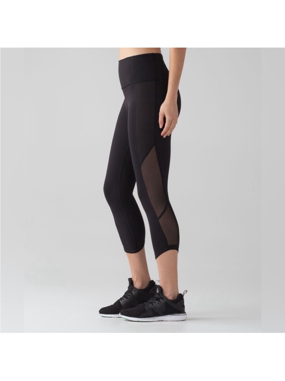Lululemon Body Con 21" Crop Swiss Dot Polka Dot Lace Leggins. Size 6. Black